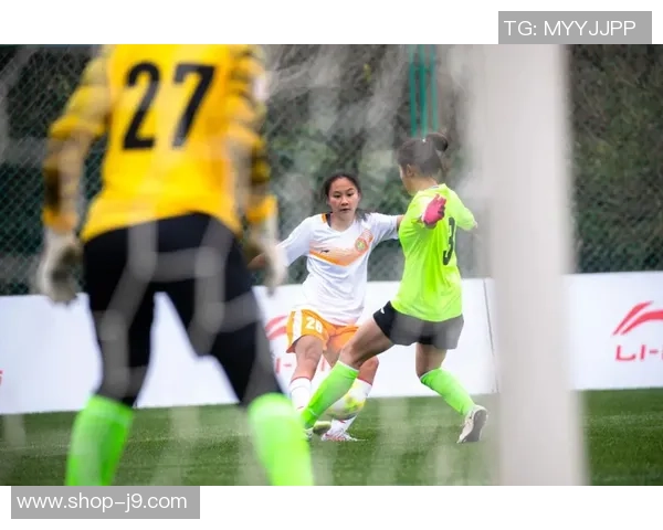 李宁智能足球引领科技与运动结合的新潮流助力足球爱好者提升竞技水平